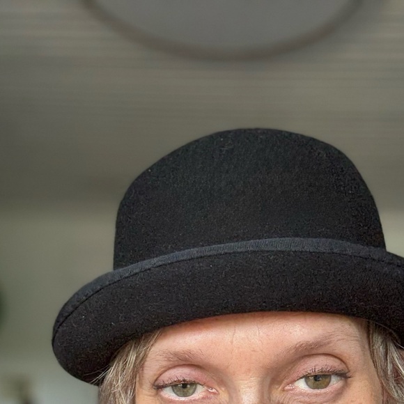 Classic Black Bowler Hat - Picture 1 of 7